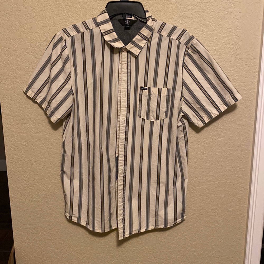 Volcom Men’s dress shirt